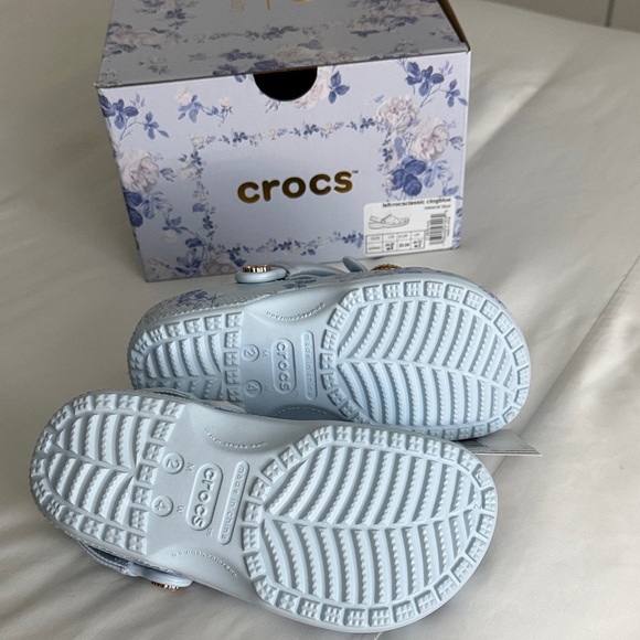 Love Shack Fancy x CROCS Kids' Light Blue Floral Clogs NWT - Picture 3 of 5